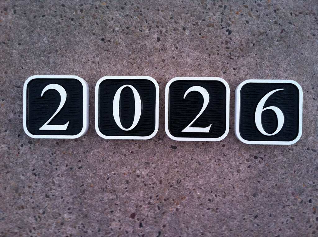 Individual number signs build a house number
