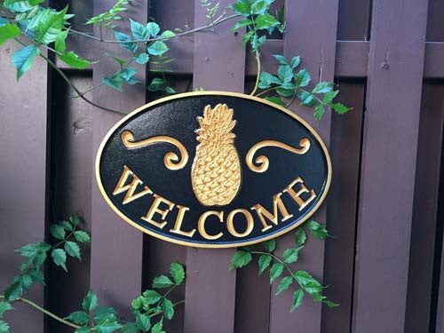 Oval welcome sign with pineapple and scrolls - classic cape cod style sign - Nantucket style - New England - Front view