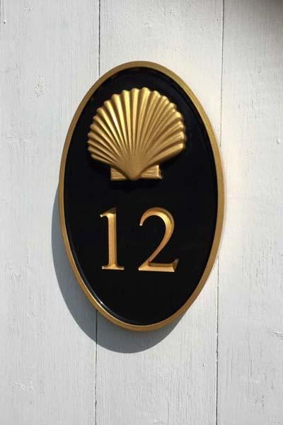 House number sign with Realistic Gold Scallop Shell  (A169) 