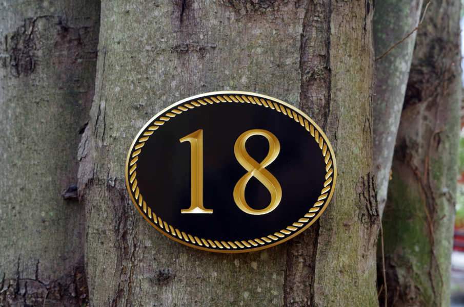 House number with rope border