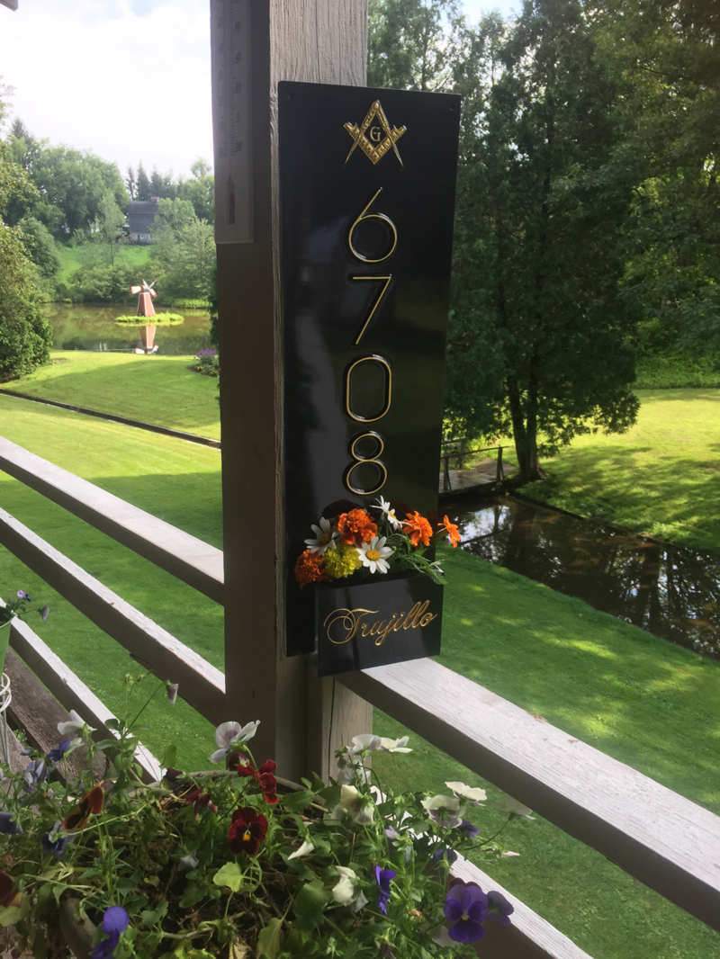 House Number with Last Name, Image, and Flower Box (A176) - The Carving Company