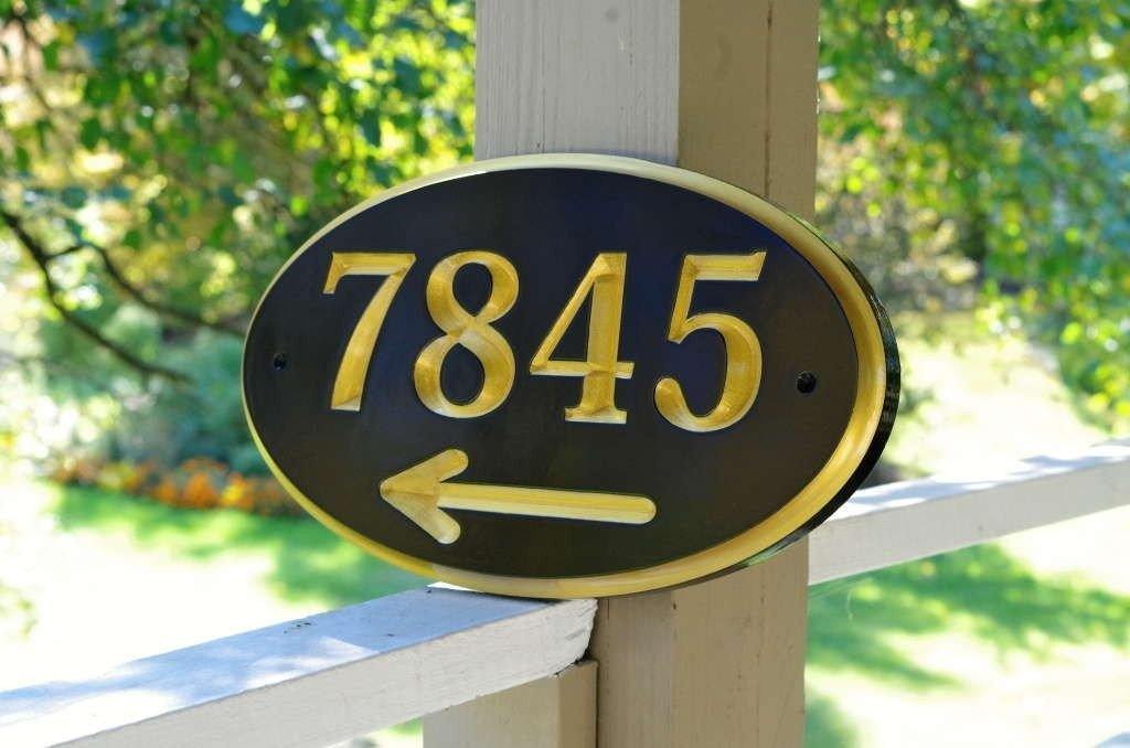 Custom Carved House Number - Street address Sign with arrow (A168) - The Carving Company