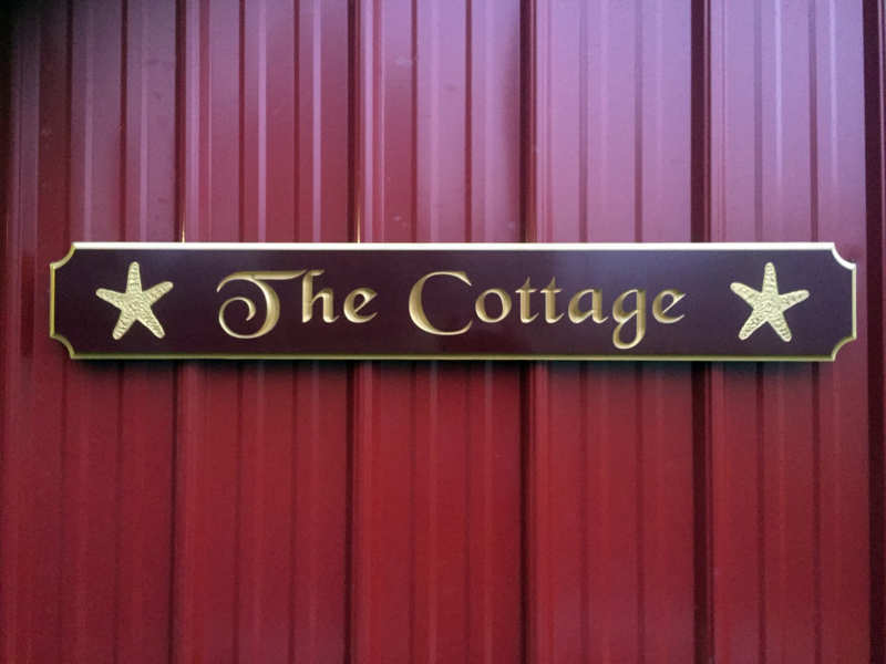 Custom Engraved Quarterboard sign with Starfish image - Add your name (Q34) - The Carving Company