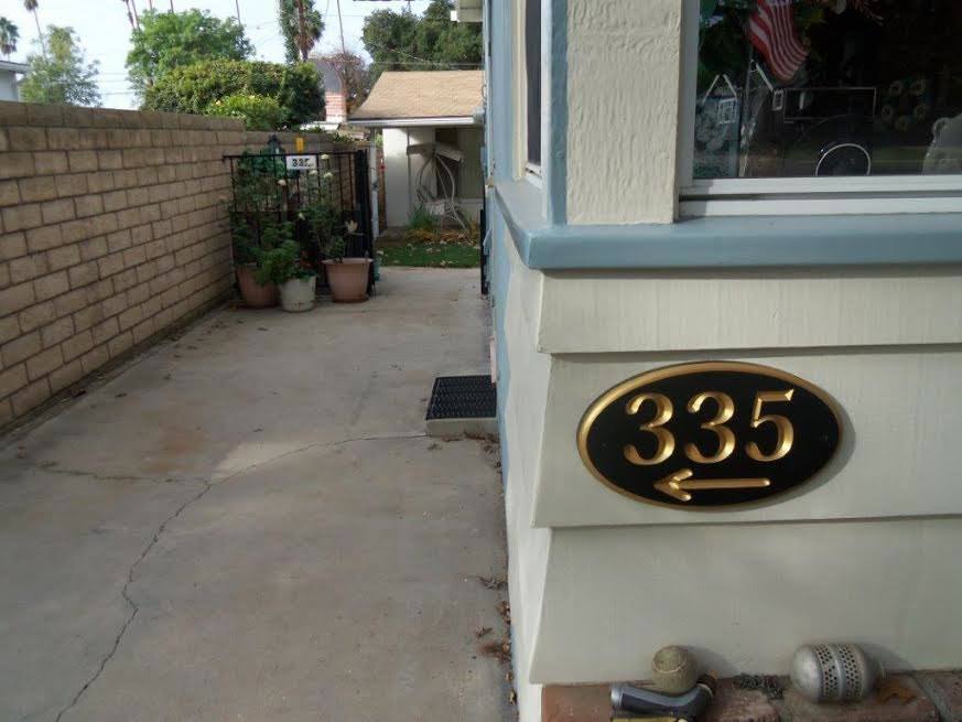 Custom Engraved House Number with arrow (A36) - The Carving Company