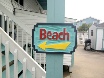 Carved Beach sign with directional arrow (S9) - The Carving Company