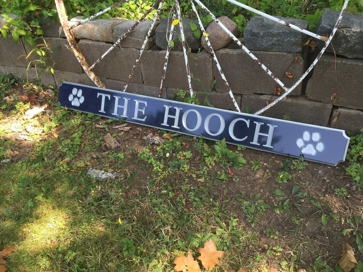 Quarterboard sign with Paw prints - Add your name or place  (Q11) - The Carving Company