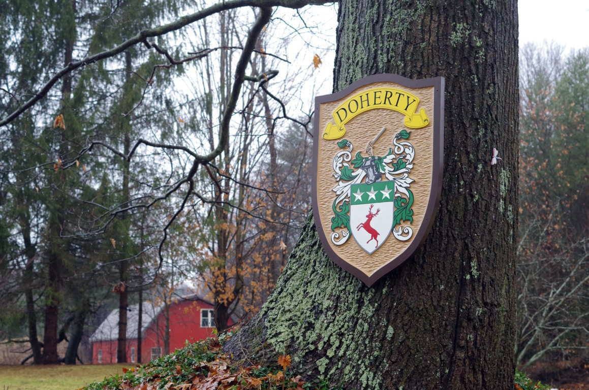 Family Crest / Coat of Arms / Clan Badge Custom Carved and Painted (FC18) - The Carving Company